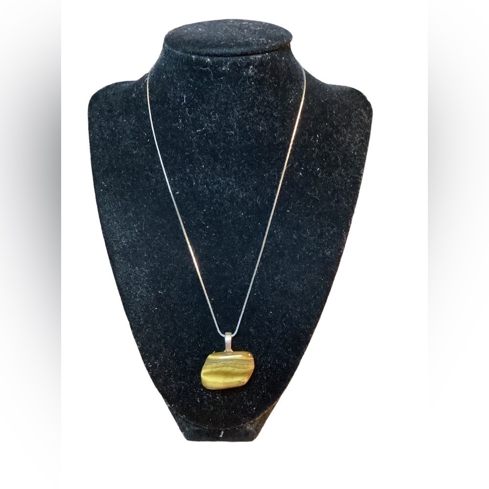 Tiger Eye Pendant on Silver Tone 18” Chain